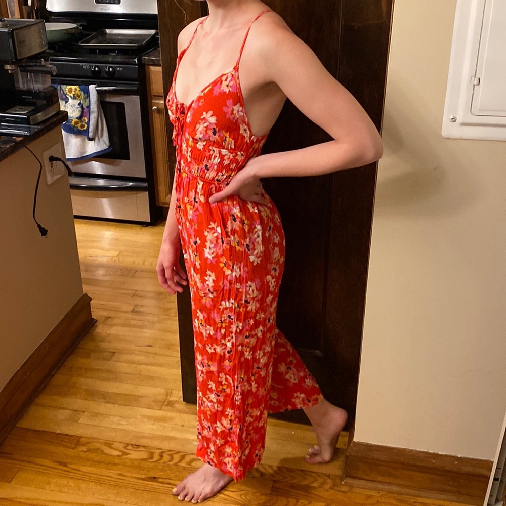 Bright floral jumper 🌺🧡